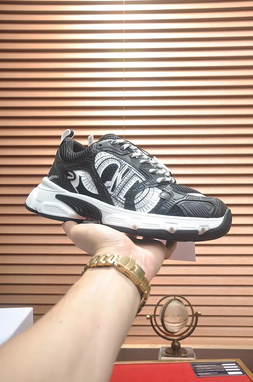 Men's shoes 💰: 640💶 (couples model) Brand: Dior (Dior) Standard code: Women's code 35-40. Men's code 38-44 (45 customized) Grade: Same as the official website Material: Top-quality original cowhide stitching Original wear-resistant and lightweight outsole Style category: Fashionable casual shoes Distinguished luxury brand elements top luxury Color: Actual picture color